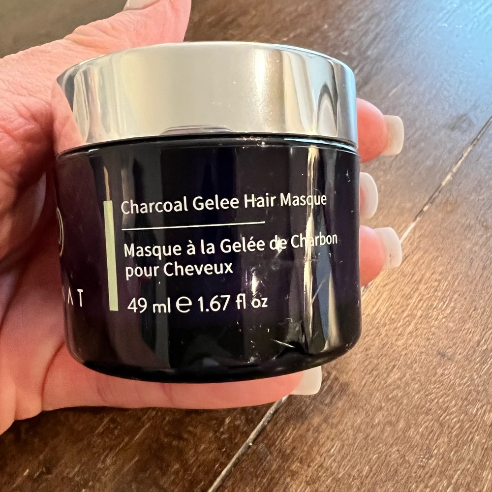 Monat charcoal gelee hair masque